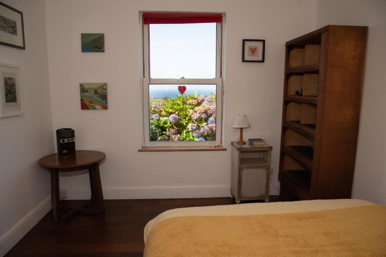 Finest Retreats - Western Watch - Sea Views, Pets Accepted, Sleeps 6 Lower Boscaswell Exterior photo